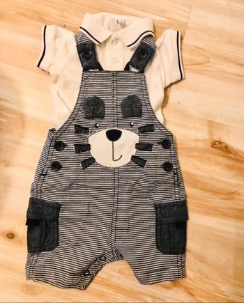 Salopette et t shirt3 mois