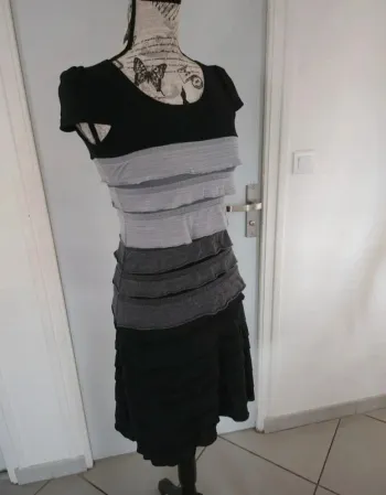 Robe à volants dégradé gris/noir – Cache Cache T36