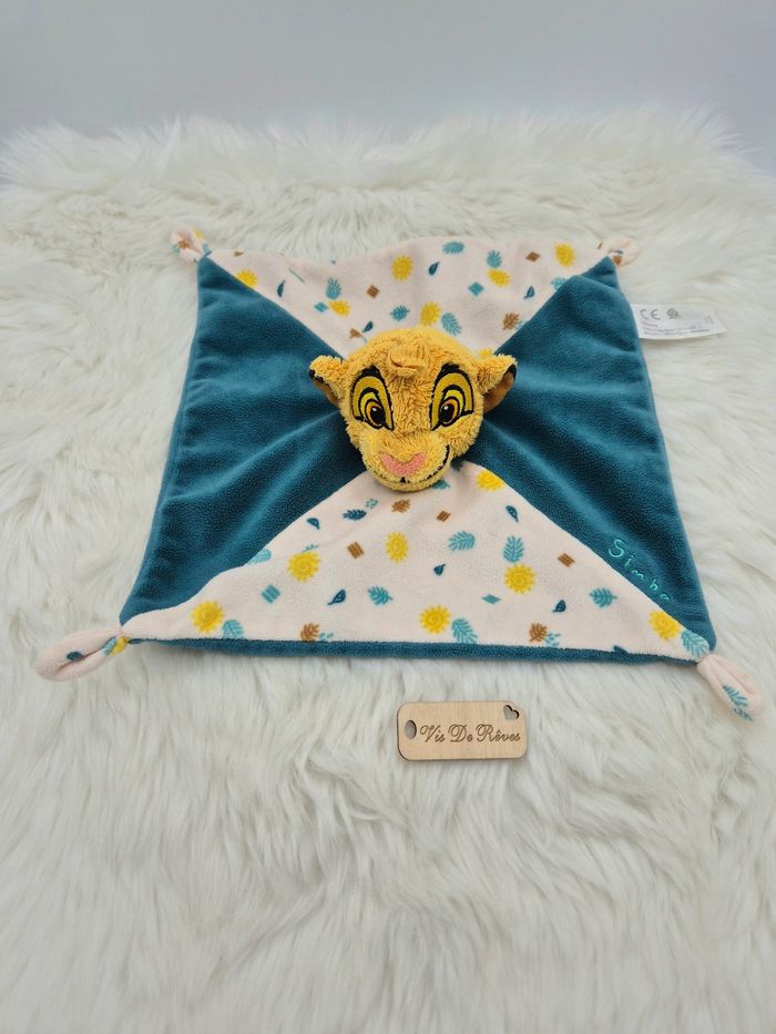 Doudou Plat Carré Simba Le Roi Lion Disney feuilles soleil