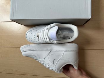 Baskets Nike Air Force 1 Low '07 blanches --- Taille 38.5