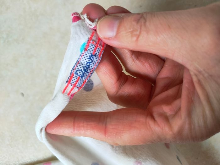 Écharpe blanche à pois colorés – DPAM - photo numéro 3