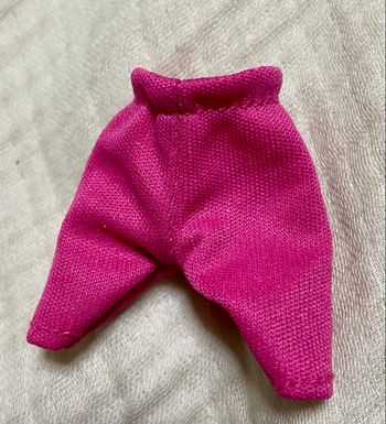 Short couleur rose pour Barbie bon état