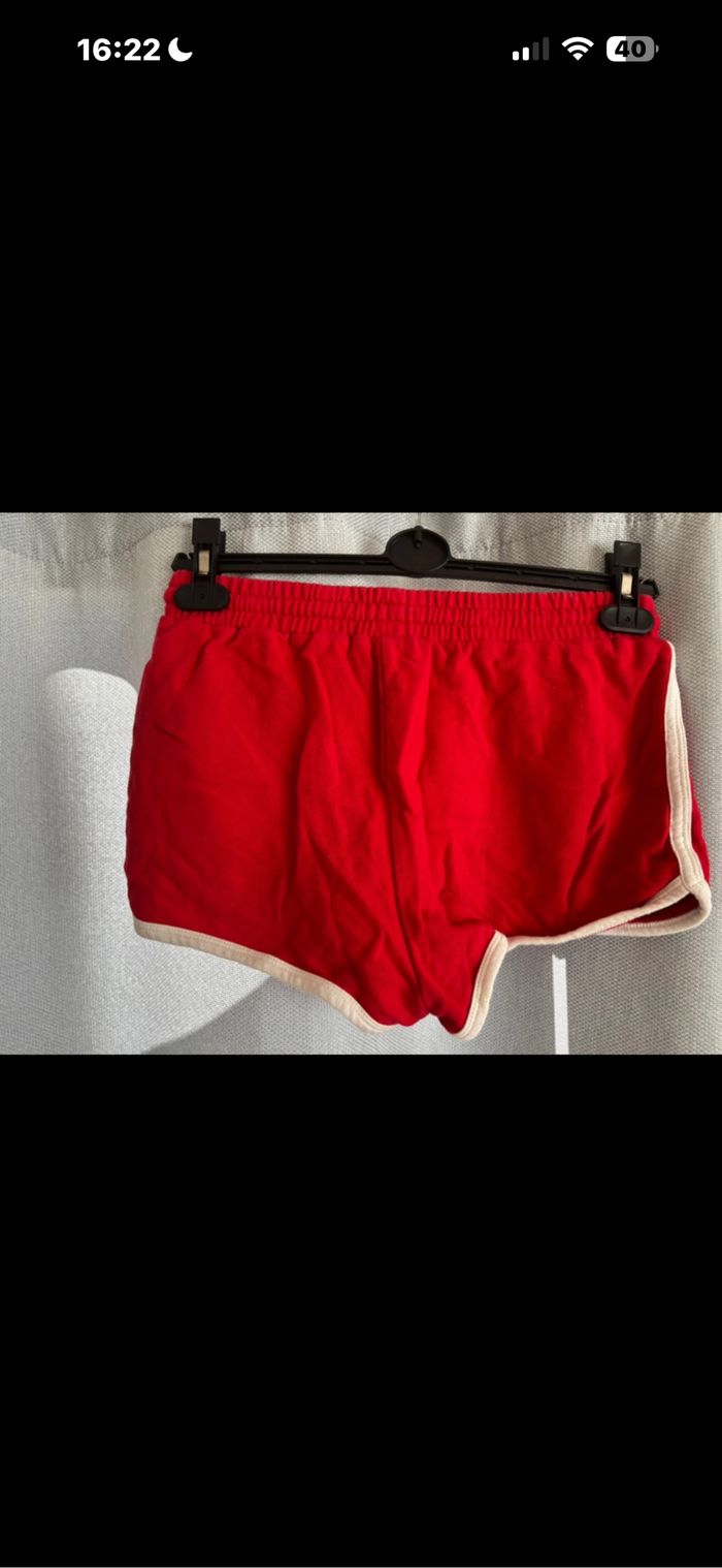 Short rouge - photo numéro 2