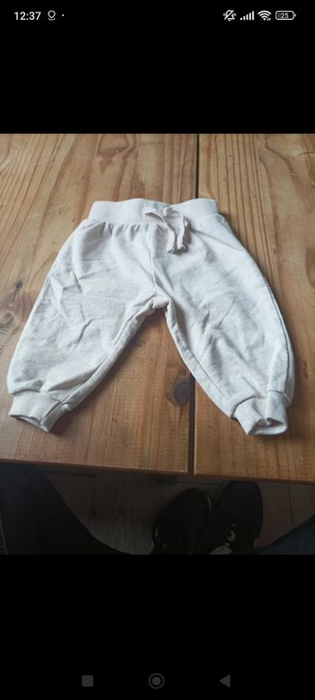Lot de vêtement pantalon est 1 short bébé