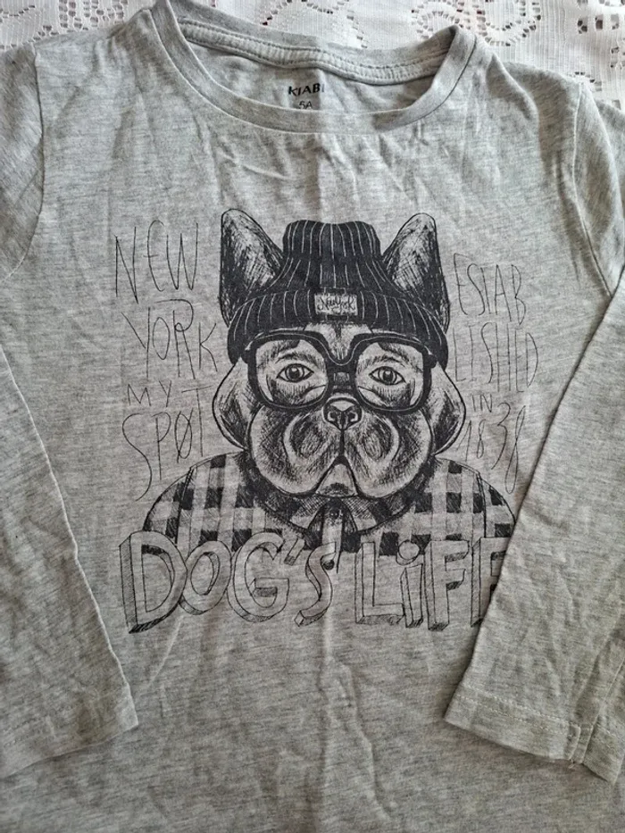 T-shirt manches longues garçon Kiabi 5 ans - neuf, motif chien - photo numéro 2