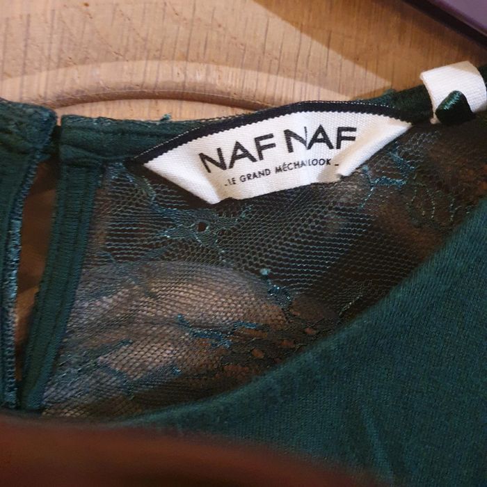 Joli haut NafNaf vert dentelle au dos taille S - photo numéro 2