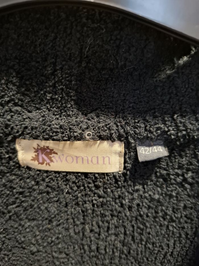 Joli gilet femme K Woman 42/44 maille chenille noir 2 poches très bon état - photo numéro 2