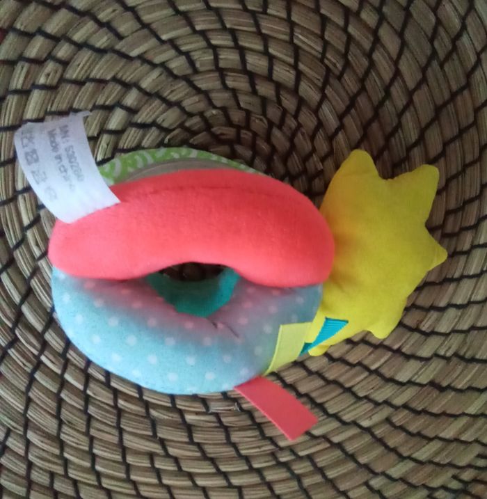 Lot papillon d'activités à accrocher et grelot Sophie la girafe 1er âge - photo numéro 9