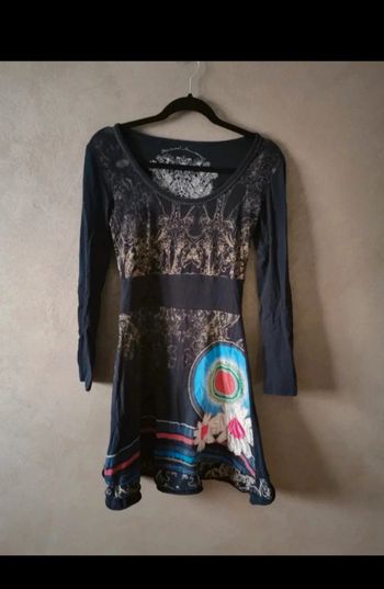 Très jolie robe desigual, taille 40.