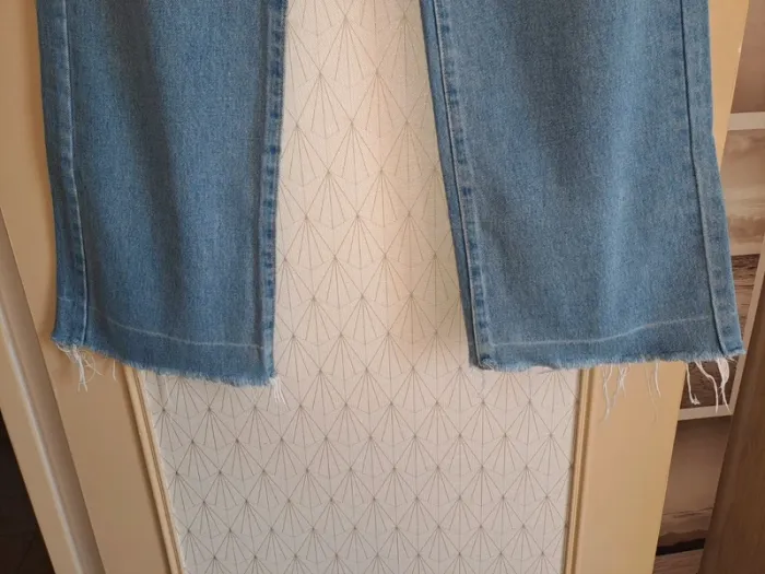 Jean femme jambes larges SHein S tbe ourlets défaits rarement porté - photo numéro 2