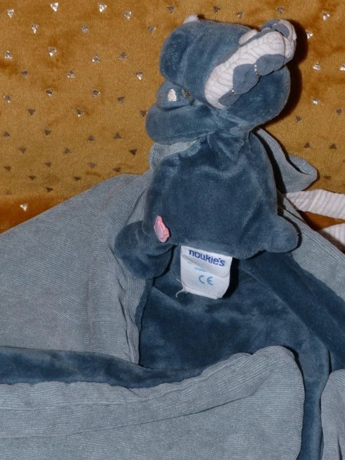 Doudou dinosaure vert couverture Noukie's - TBE - photo numéro 3