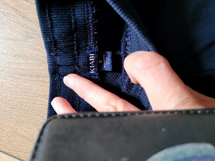 Lot 2 joggings obaidi et kiabi 3 mois comme.neufs - photo numéro 3