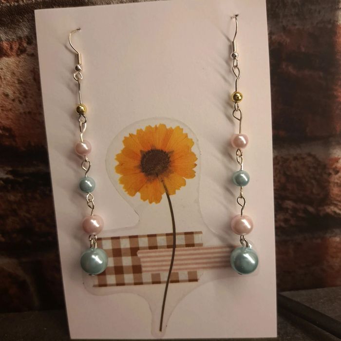 Paire de boucles d'oreilles pendante pastel - photo numéro 9