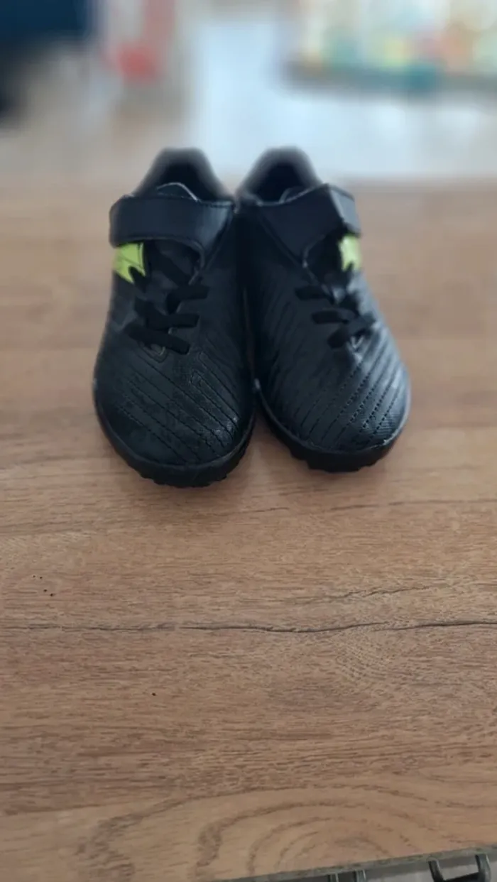 Chaussures de football quasi neufs