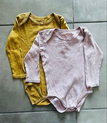 Lot 3 bodies manches longues 100% coton bio Kiabi 24 mois