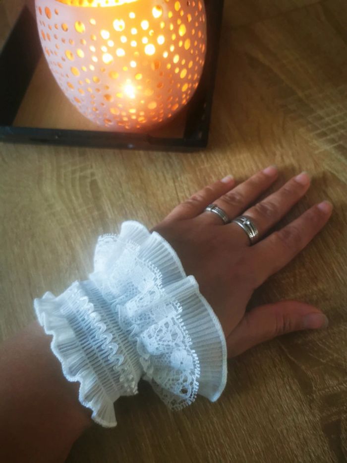 Paire de manchette froufrou bracelet *neuf* dentelle blanc vintage gothique mitaine gant punk