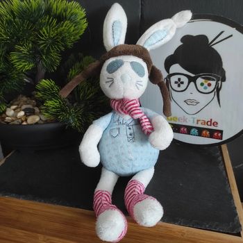 Doudou lapin blanc bleu rouge rayé aviateur Tape A L'oeil TAO #geektradedoudou