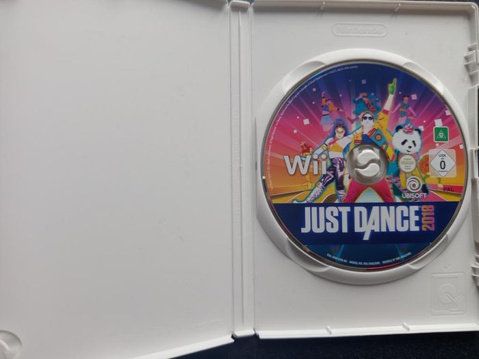 Nintendo - Wii - Just dance 2018 - photo numéro 4