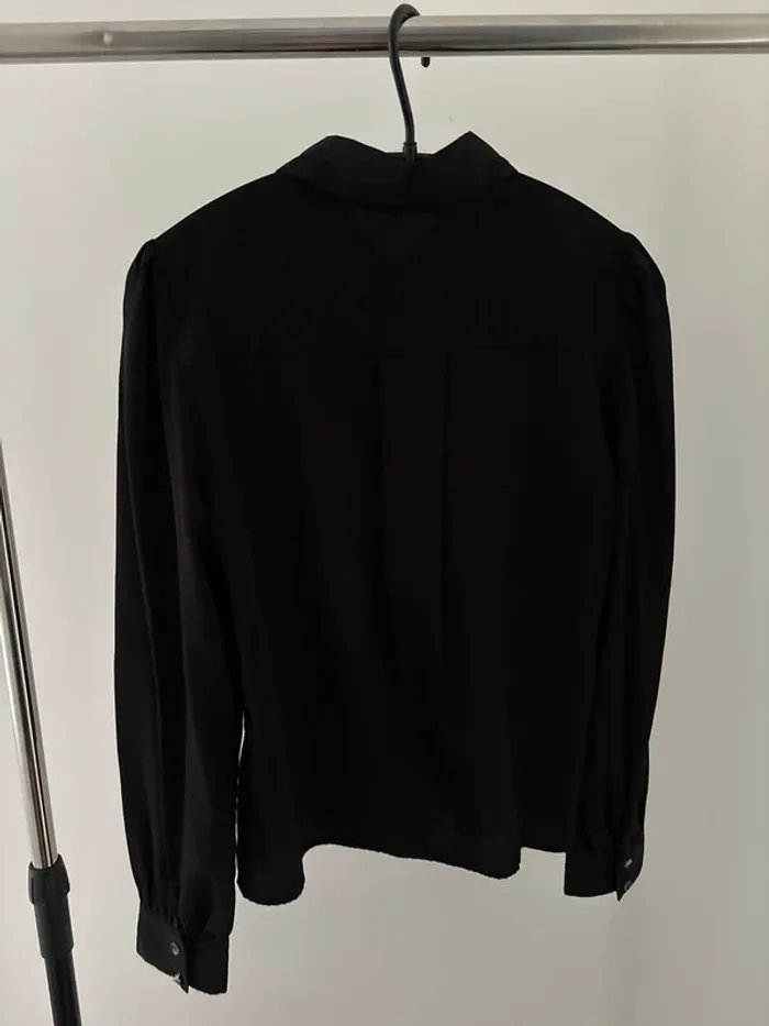 Chemise noire effet satin - photo numéro 2