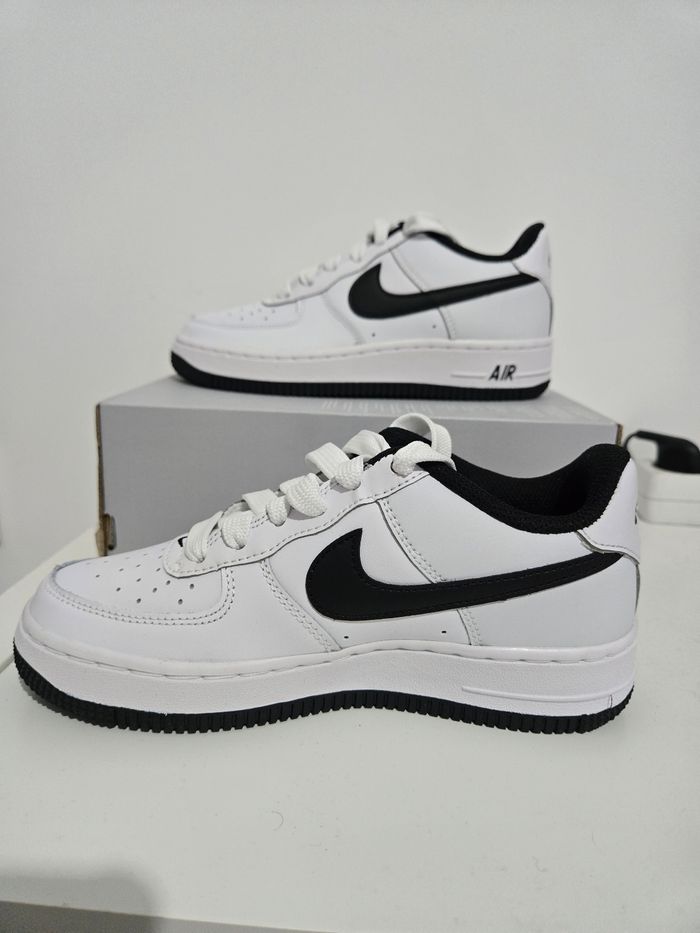 Nike air force 1 taille 35 neuves authentiques blanc noir - photo numéro 2