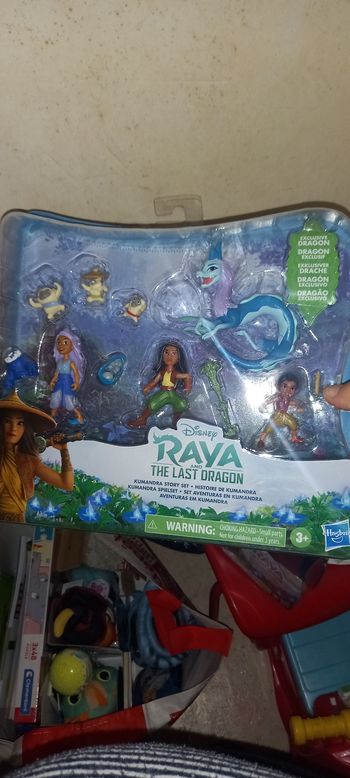 Lot figurines disney Raya