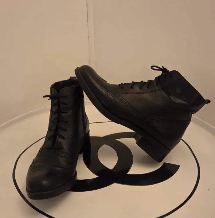 Boots richelieu en cuir noir Ellen Blake – Pointure 38 – Excellent état