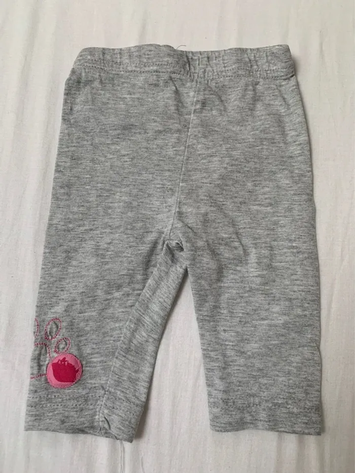 Tenue t-shirt et legging - photo numéro 2