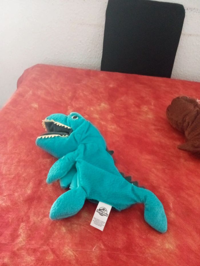 Lot de 2 peluches marionnettes Jurassic World - photo numéro 3