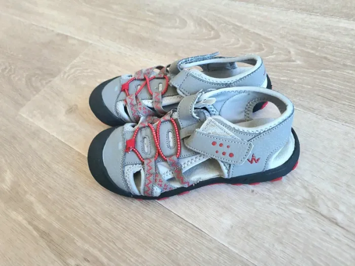 Sandales de randonnée taille 30-31 - photo numéro 3