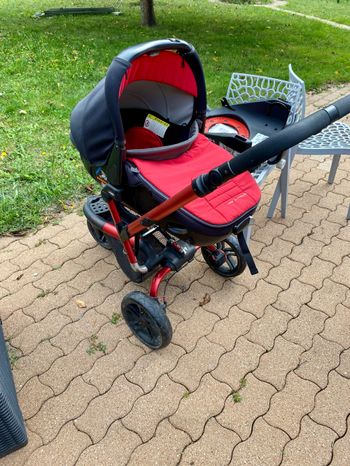 Vends poussette  Janenacelle/cosy et base isofix Trider