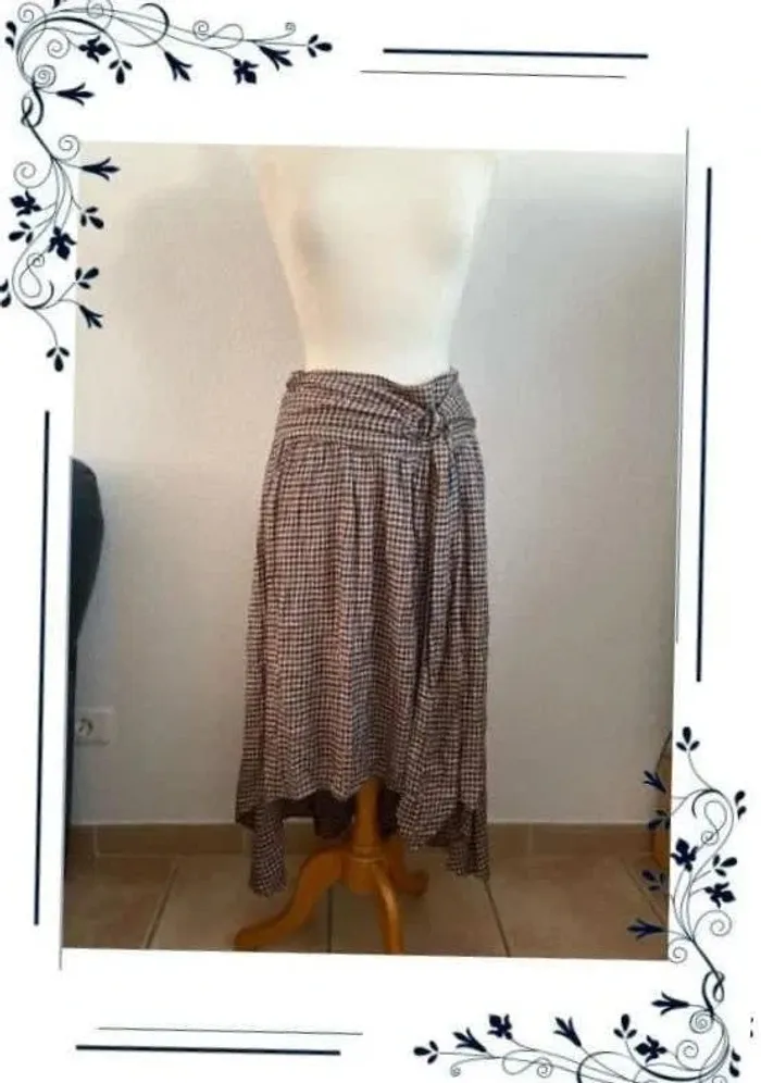 Jupe  pied  de poules  T40  neuf avec étiquette - photo numéro 2