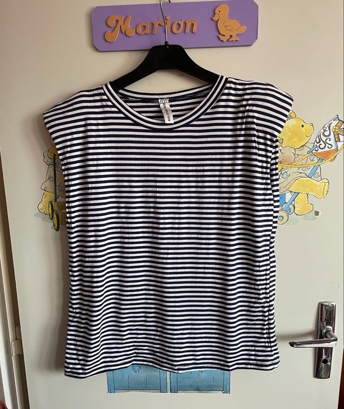 Tee shirt à épaulettes à rayures bleu marine et blanches, taille unique, marque New Collection - photo numéro 1