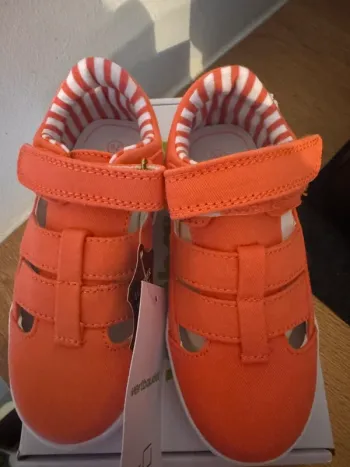 Sandales fille neuves Vertbaudet pointure 26