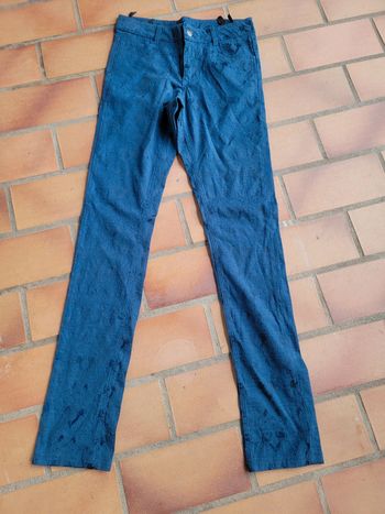 Pantalon skinny motif dentelle bleu marine vintage