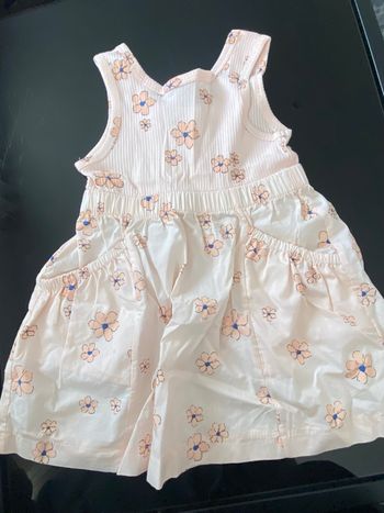 Robe bimatiere à poches bébé fille 2 ans neuf sans étiquette zara