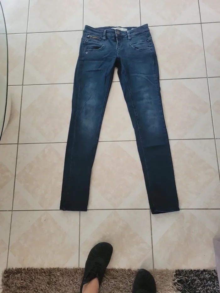 Jean taille 28 -L32 taille 38
