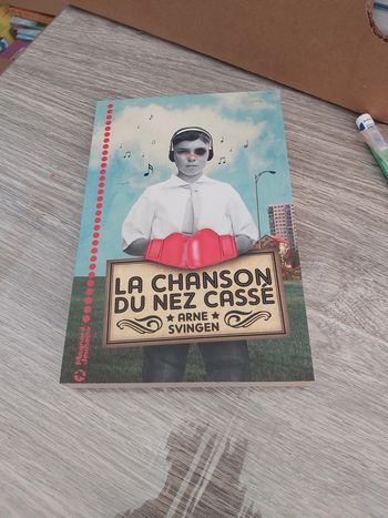 Livre : la chanson du nez cassé