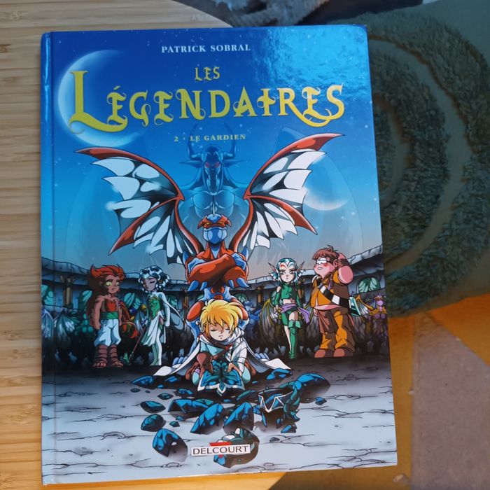2  BDs  "Les Légendaires " tome 1 et 2 - photo numéro 2