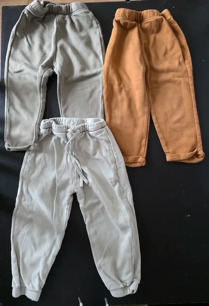Lot 3 pantalons 24 mois
