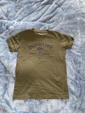 Tee-shirts vert