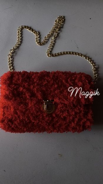 Sac rouge moumoute