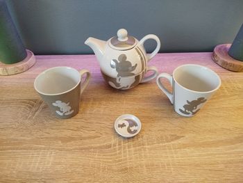 Lot tasses et théière Disney 