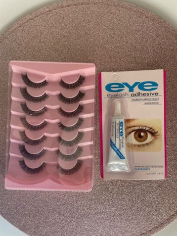 7 Paires de faux cils + colle