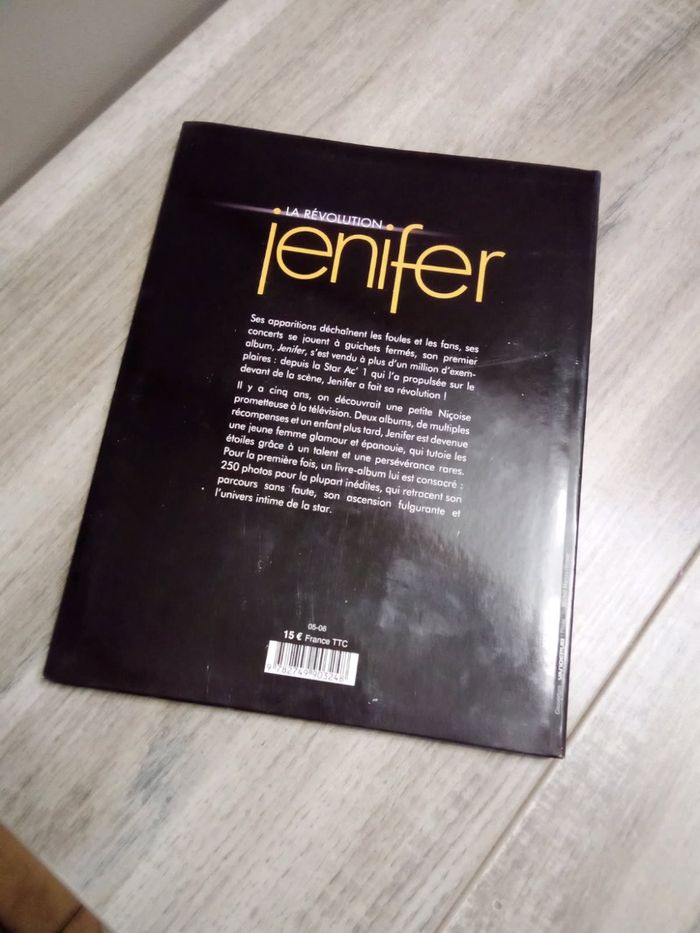 Livre jenifer - photo numéro 2