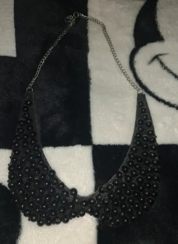 Collier noir