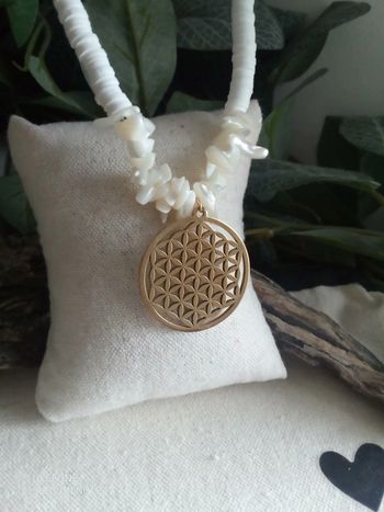 Collier bohème fleur de vie métatron nacre et acier inoxydable