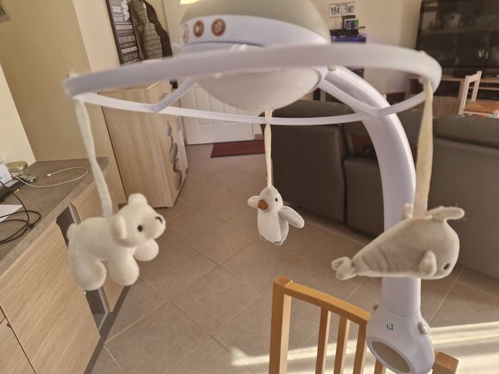 Mobile musicale avec jeu de lumieres - photo numéro 4