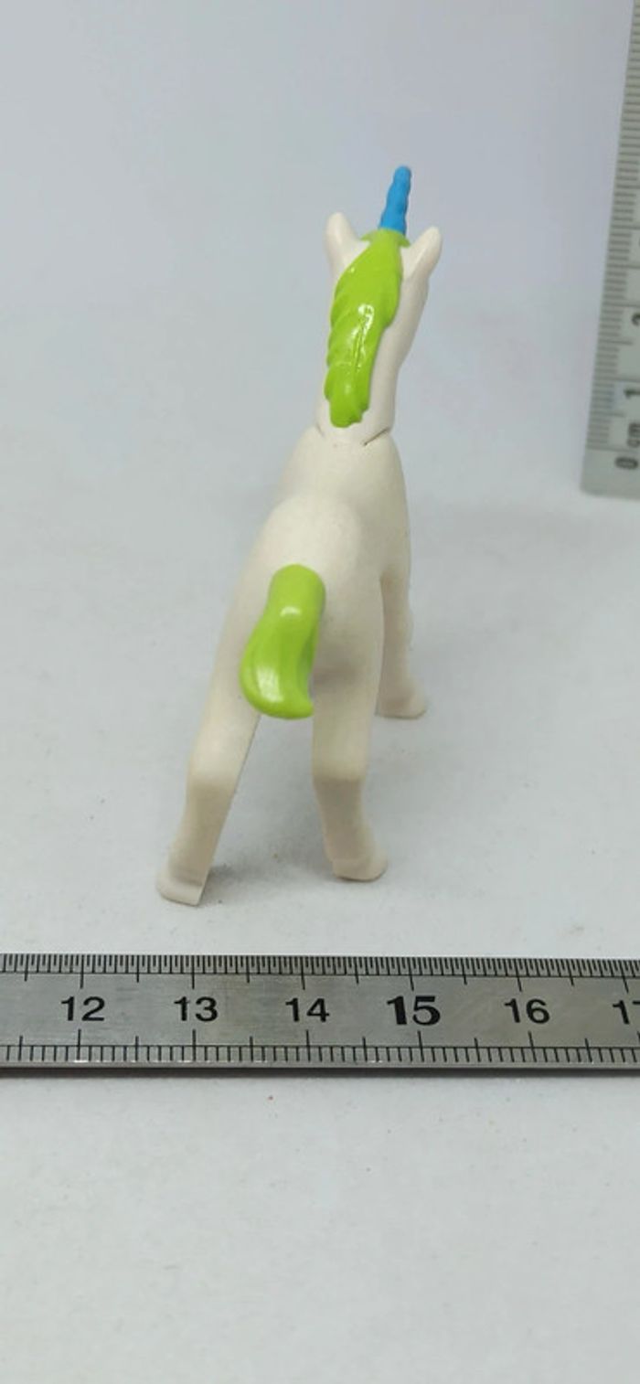 Bébé licorne blanc et vert avec corne bleue playmobil - photo numéro 3