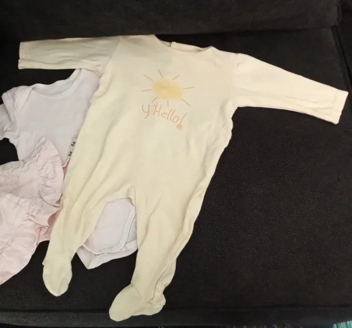 Lot vêtements fille 9/12 mois - photo numéro 9