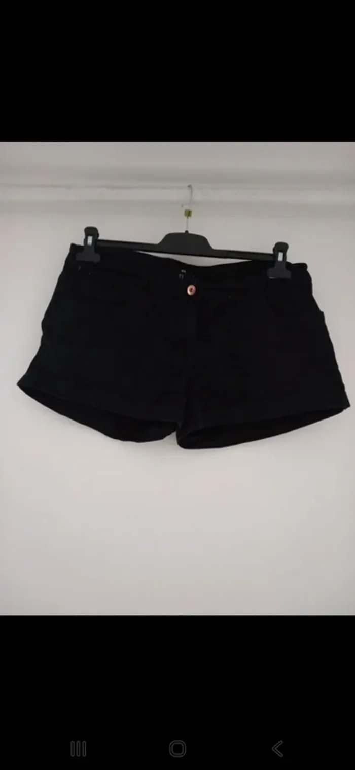 Short noir H&M basique – Taille 42
